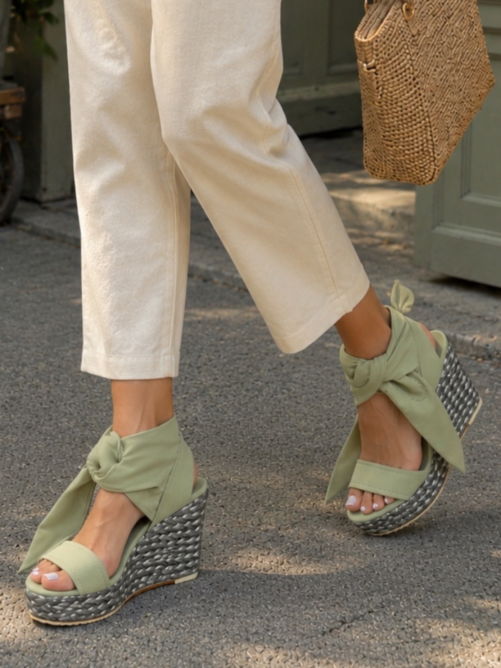 Donald J Pliner NELA Crepe Elastic Wedge Sandals 6M Leather Sole Platform Heels